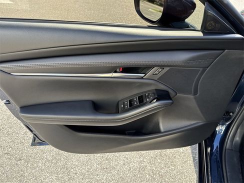 Certified 2023 MAZDA MAZDA3 s image 39