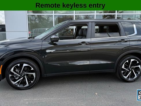 Used 2024 Mitsubishi Outlander SE AWD/4WD image 1