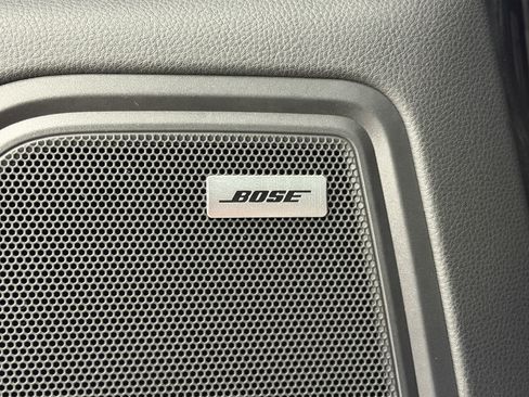 Certified 2024 Porsche Macan AWD/4WD image 30