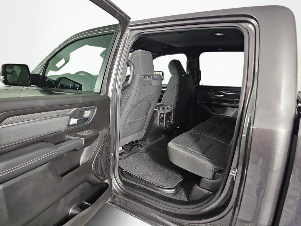 New 2026 RAM 1500 Big Horn AWD/4WD image 33