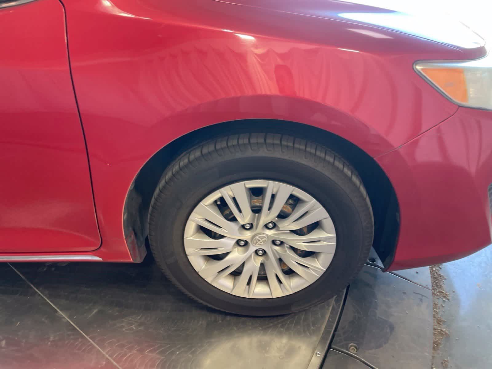Used 2012 Toyota Camry LE FWD image 14