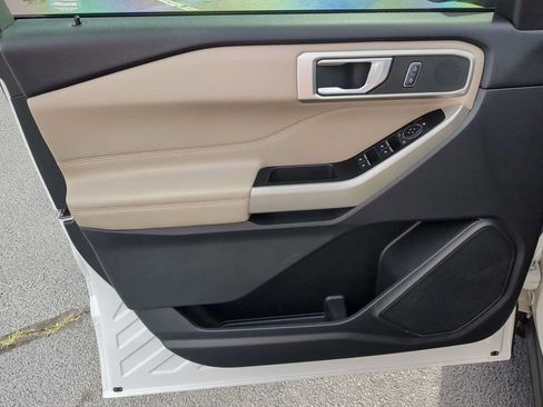 Used 2020 Ford Explorer XLT w/ Equipment Group 202A RWD image 11