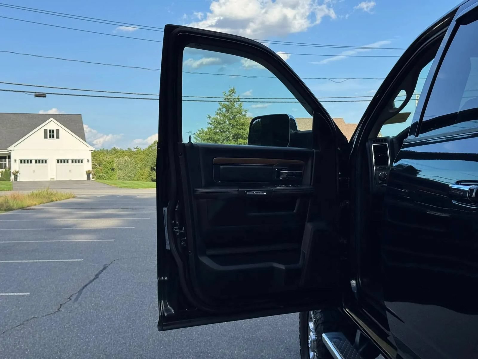 Used 2018 RAM 2500 Laramie w/ Snow Chief Group AWD/4WD image 8