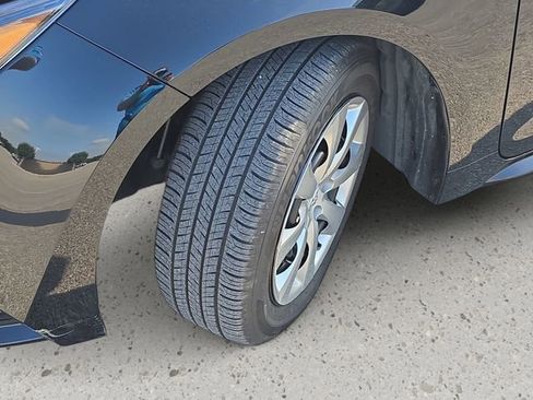 Used 2025 Toyota Corolla LE FWD image 32