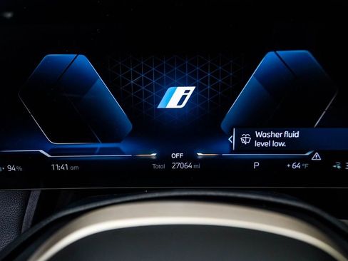 Used 2023 BMW iX xDrive50 image 36