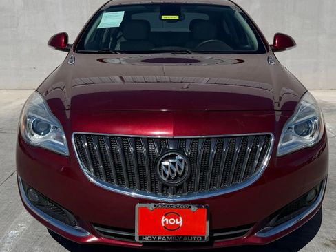Used 2016 Buick Regal image 2