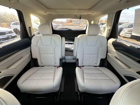 Used 2024 Kia Telluride SX w/ Towing Package AWD/4WD image 25