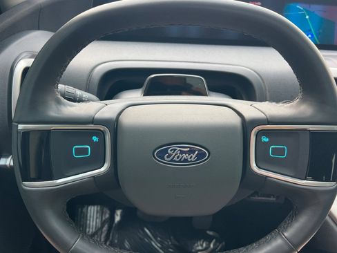 Used 2025 Ford Expedition Max Active AWD/4WD image 26
