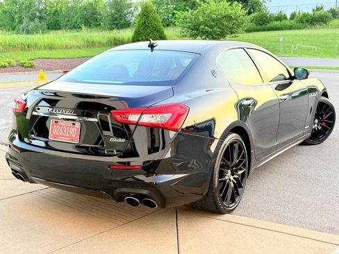 Used 2018 Maserati Ghibli GranSport image 24