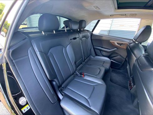Used 2023 Audi Q8 Prestige w/ Prestige Package AWD/4WD image 18