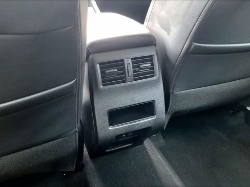 Used 2023 Mitsubishi Outlander SE AWD/4WD image 30