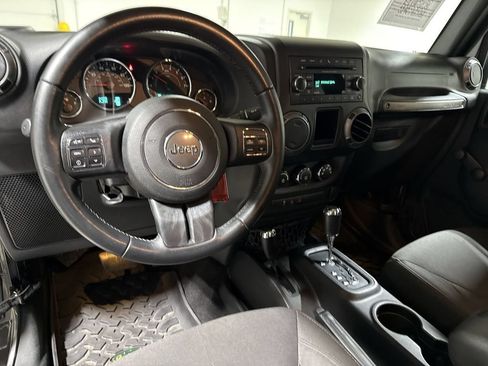 Used 2018 Jeep Wrangler Sport AWD/4WD image 10