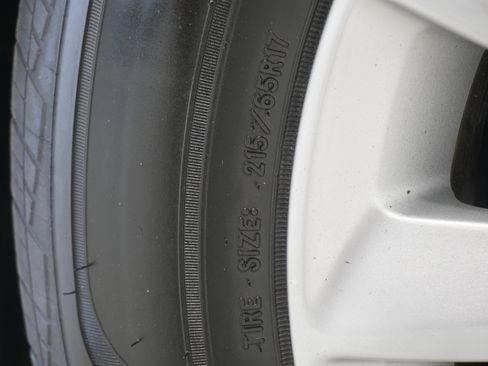 Used 2013 Chrysler 300 w/ Driver Convenience Group image 28