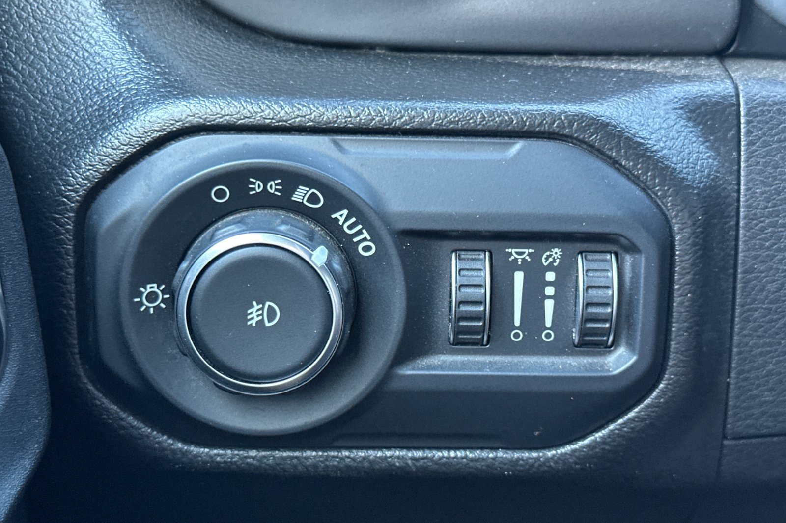 Used 2021 Jeep Wrangler Unlimited Sport AWD/4WD image 40