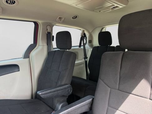 Used 2011 Dodge Grand Caravan Crew w/ Entertainment Group 1 FWD image 34