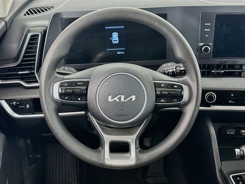 Used 2025 Kia Sportage LX image 18