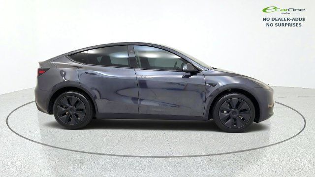 Used 2025 Tesla Model Y Long Range RWD image 10