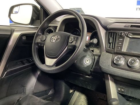 Used 2017 Toyota RAV4 LE FWD image 10