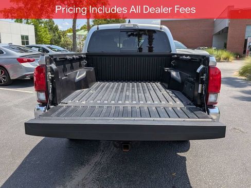 Certified 2022 Toyota Tacoma SR5 AWD/4WD image 15