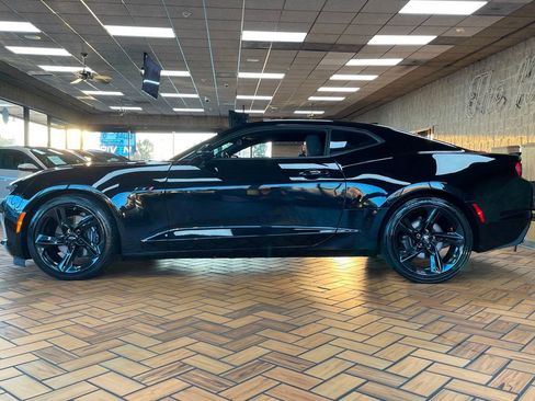 Used 2021 Chevrolet Camaro LT w/ RS Package image 9