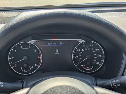 Used 2025 Nissan Altima 2.5 SV image 16