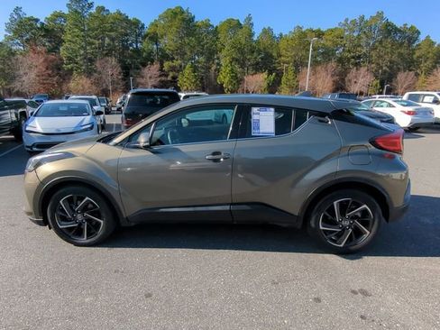 Used 2021 Toyota C-HR XLE image 8