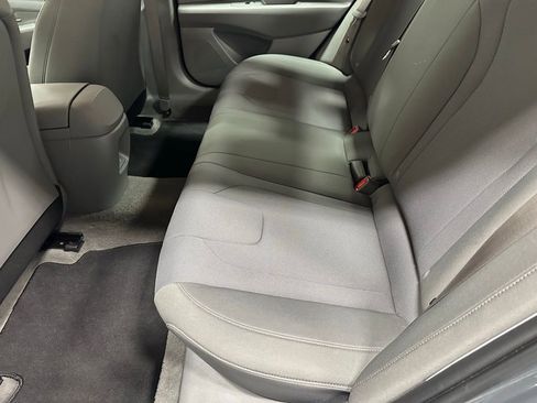 Used 2025 Hyundai Elantra SE image 40