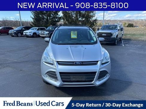 Used 2016 Ford Escape SE w/ Equipment Group 201A image 2