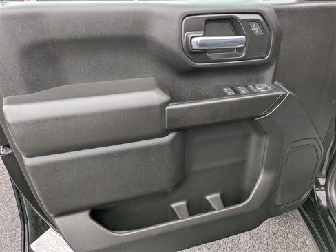 Used 2024 Chevrolet Silverado 2500 Custom w/ Custom Value Package image 17