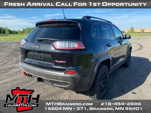 Used 2019 Jeep Cherokee Trailhawk w/ Cold Weather Group AWD/4WD image 8