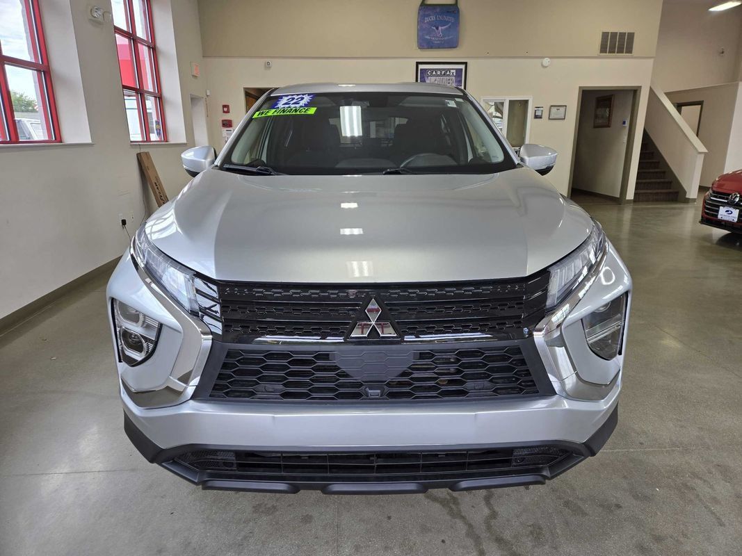 Used 2022 Mitsubishi Eclipse Cross ES FWD image 3