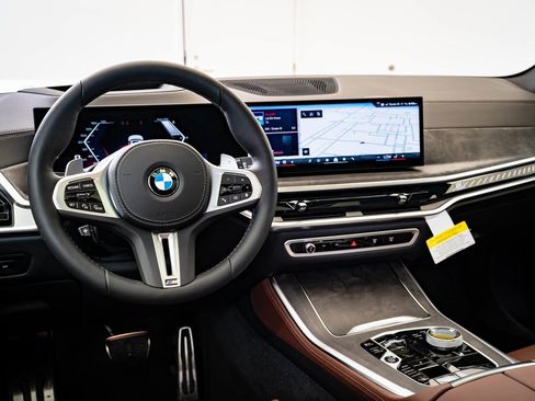 New 2026 BMW X5 M60i image 3