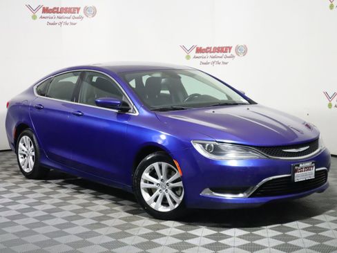 Used 2016 Chrysler 200 Limited image 2