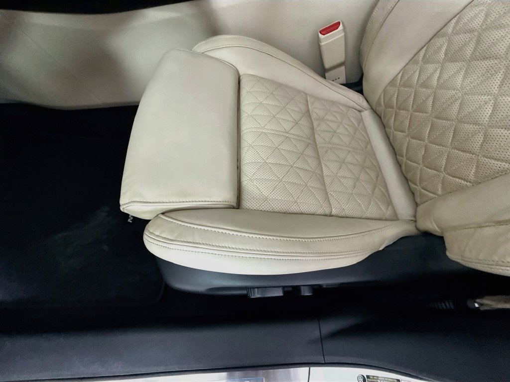 Used 2018 Nissan Maxima Platinum FWD image 19