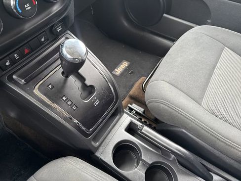 Used 2014 Jeep Patriot Latitude w/ Sun/Sound Group AWD/4WD image 24