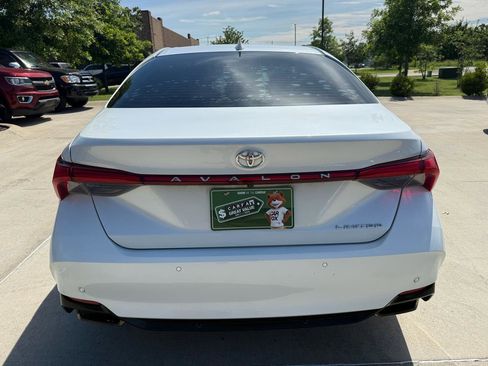 Used 2019 Toyota Avalon Limited w/ Advanced Safety Package FWD image 5