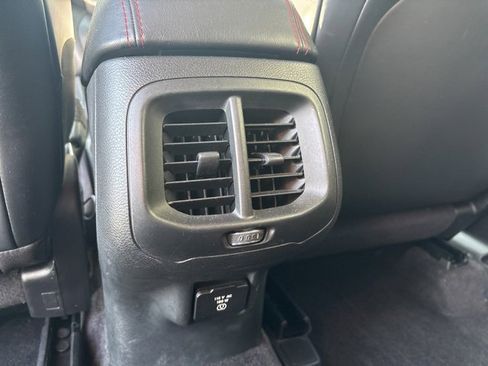 Used 2016 Jeep Cherokee Trailhawk image 17