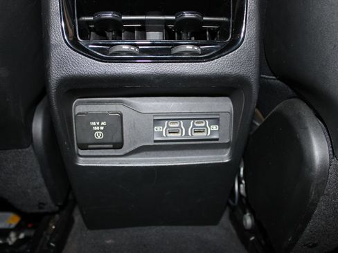 Used 2024 Jeep Grand Cherokee Altitude AWD/4WD image 31