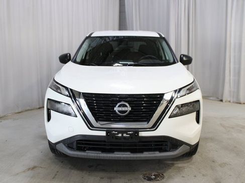 Used 2023 Nissan Rogue S image 2