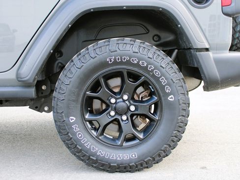 Used 2022 Jeep Wrangler Unlimited Sport image 2