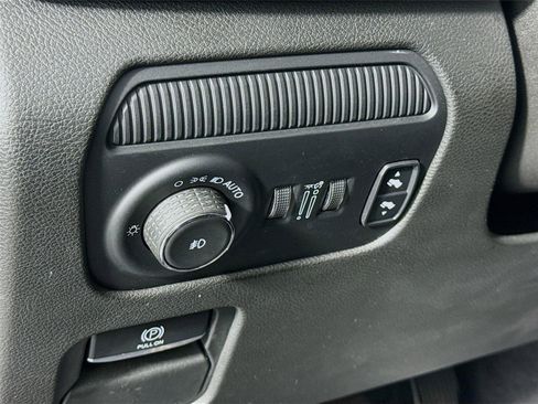Used 2022 Jeep Wagoneer Series III w/ Convenience Group I RWD image 8