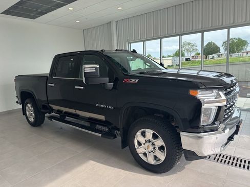 Used 2022 Chevrolet Silverado 2500 LTZ w/ LTZ Premium Package AWD/4WD image 3