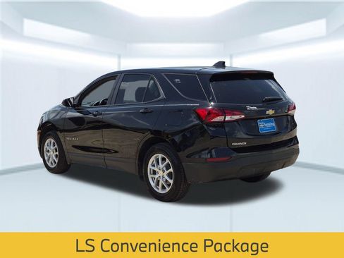 Used 2024 Chevrolet Equinox LS w/ LS Convenience Package FWD image 4
