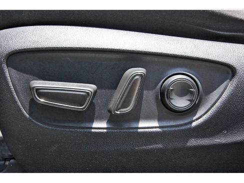 Used 2022 Toyota RAV4 XLE w/ Convenience Package FWD image 31