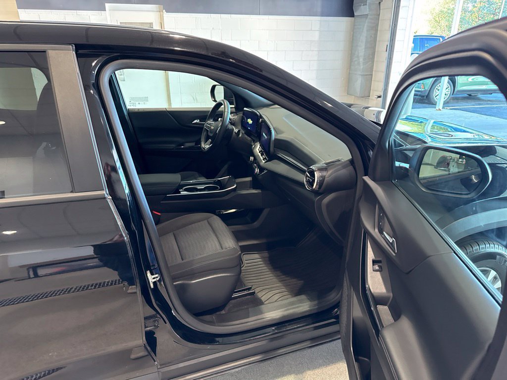 Used 2025 Chevrolet Equinox LT AWD/4WD image 12