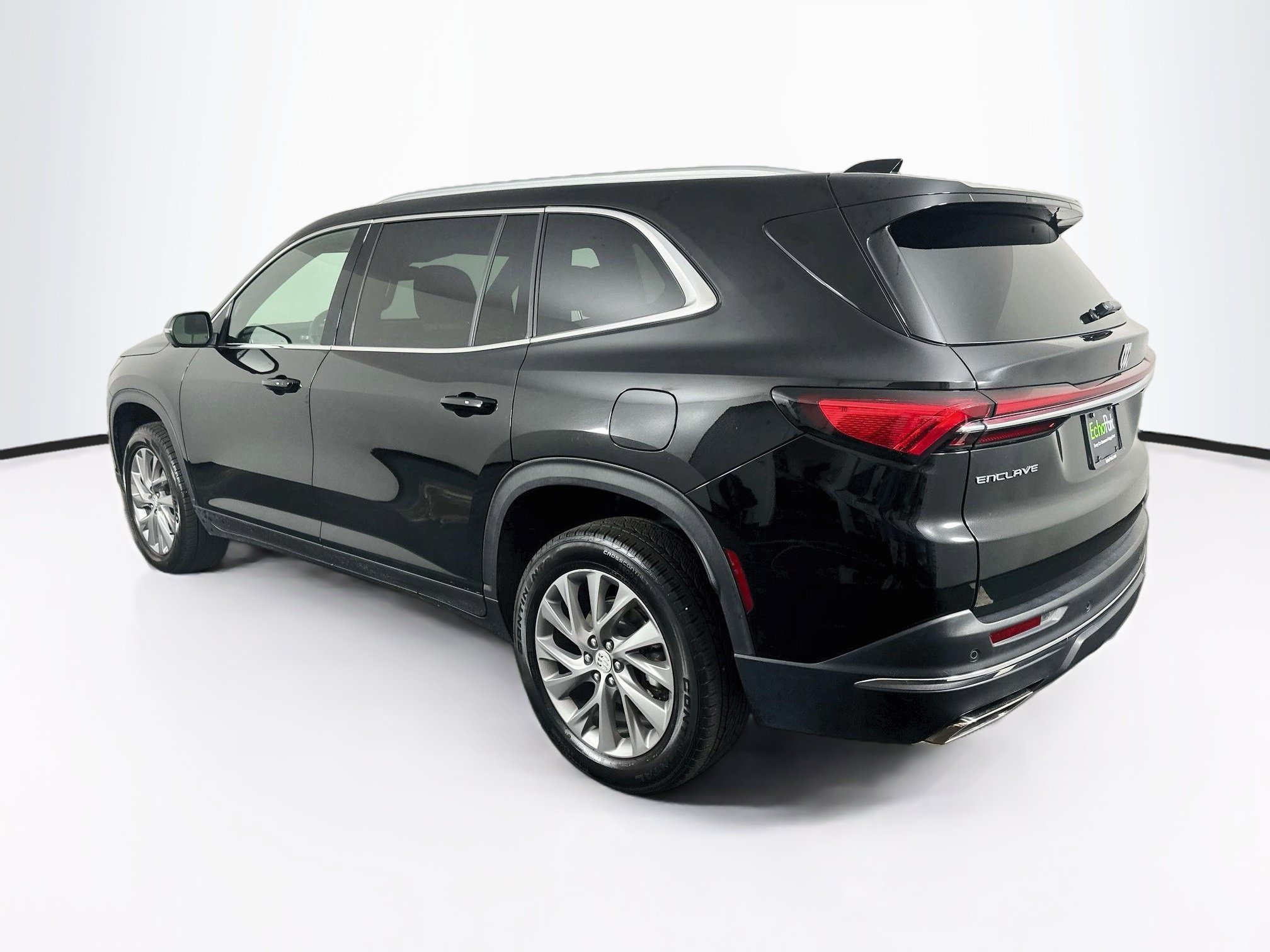 Used 2025 Buick Enclave Preferred FWD image 5