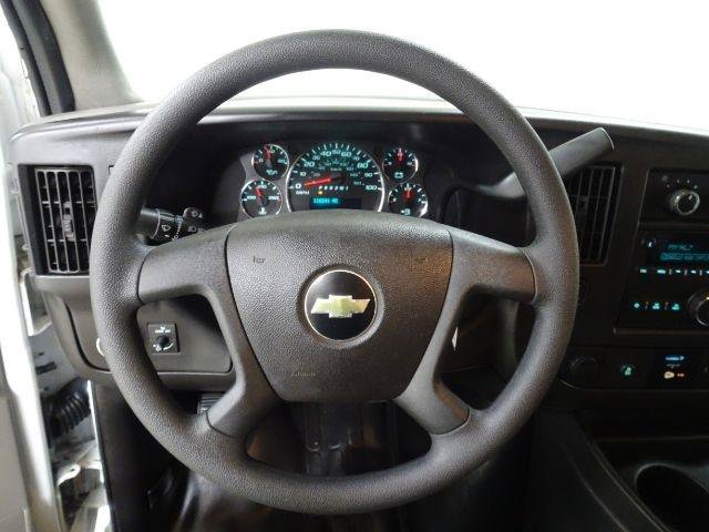 Used 2015 Chevrolet Express 2500 RWD image 32