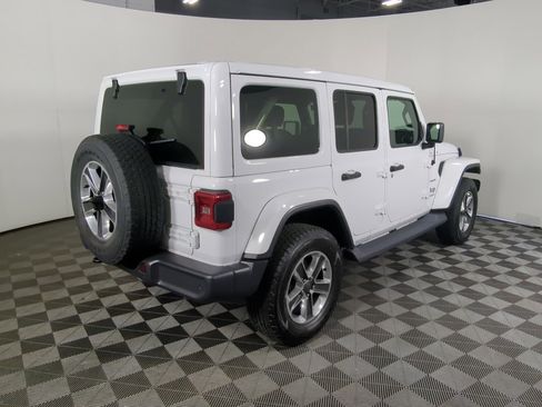 Used 2019 Jeep Wrangler Unlimited Sahara image 4