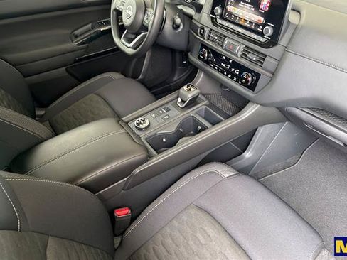 Used 2025 Nissan Pathfinder S AWD/4WD image 20