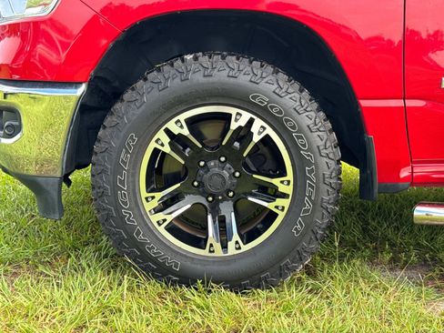 Used 2019 RAM 1500 Big Horn AWD/4WD image 10
